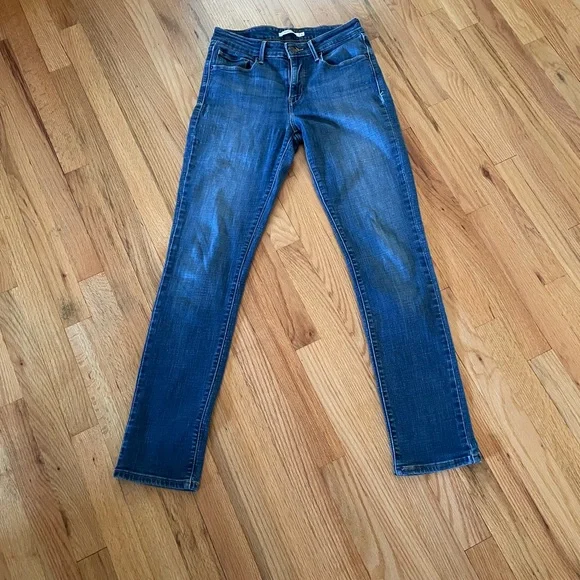 Levi’s Mid Rise size 8 - Picture 1 of 7